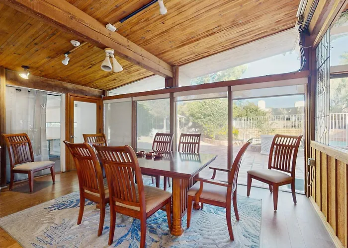 Poolside Oasis! Group Sanctuary W/ Patio * Phoenix